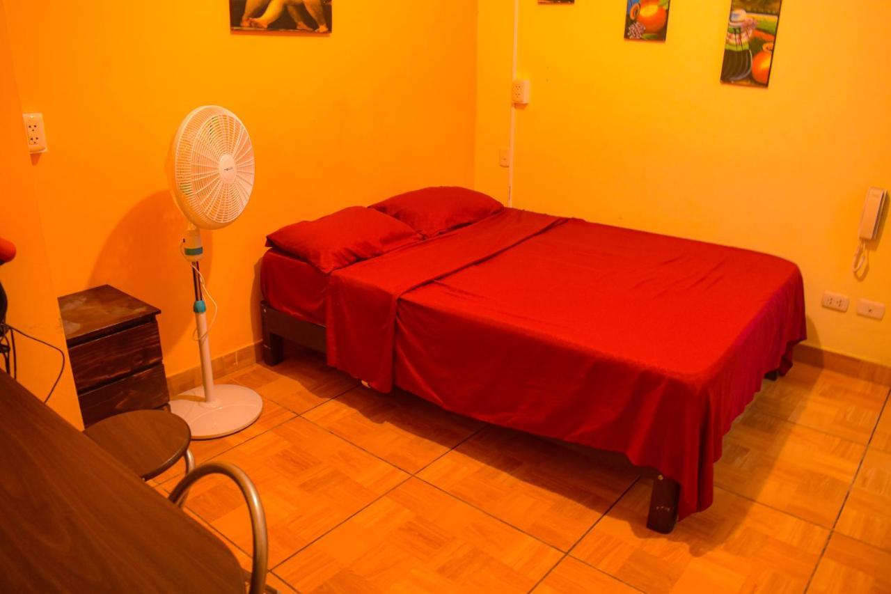 Passion Hostel - Barranco リマ エクステリア 写真